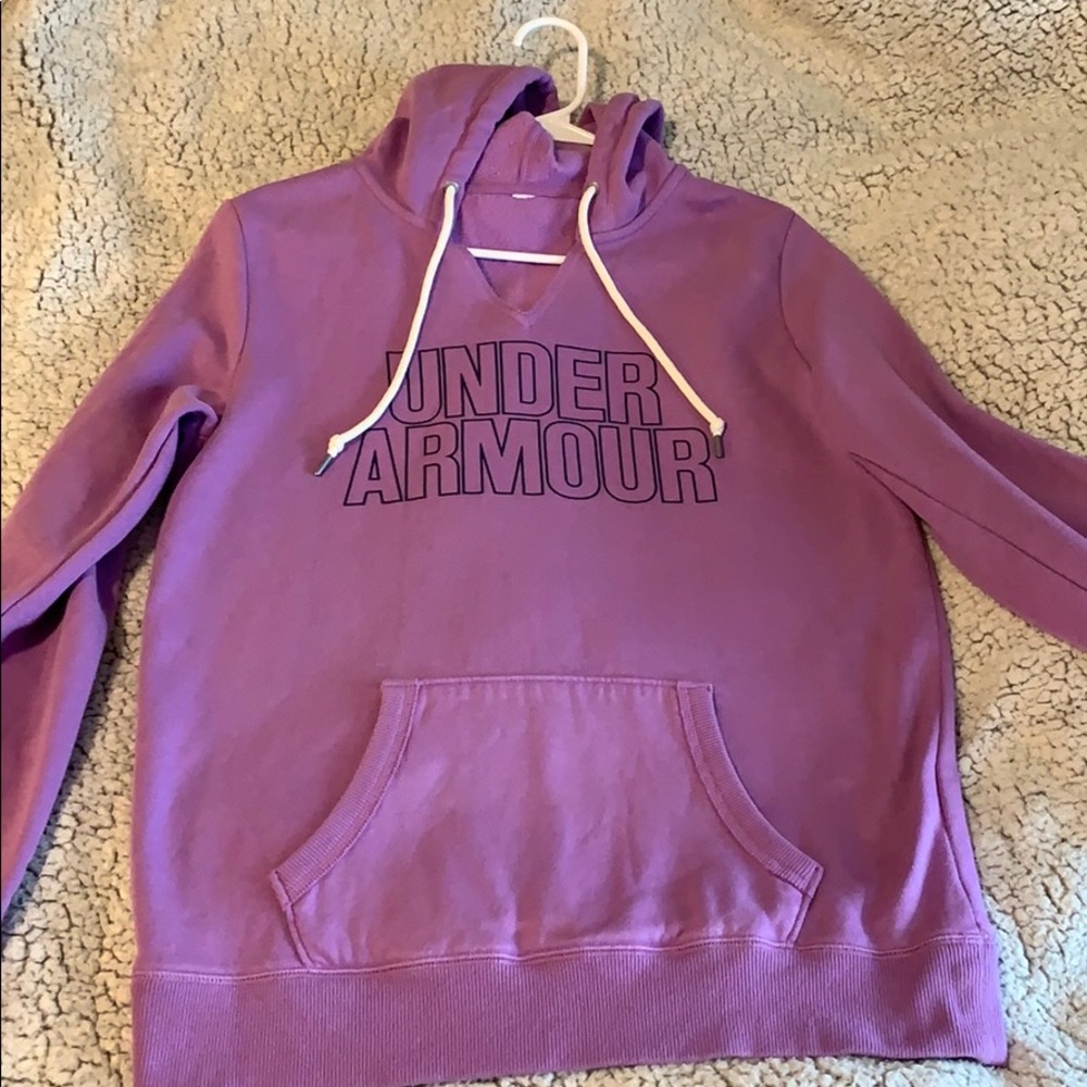 Women’s Under Armour sweatshirt size small